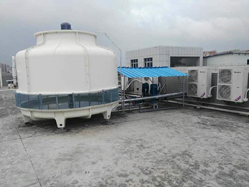 方形冷卻塔具體是怎樣的一種設(shè)備,圓形冷卻塔和方形冷卻塔